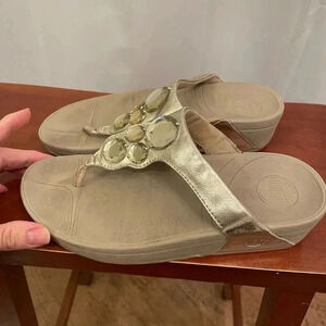 Gold and tan‎ fitflops size 6 -